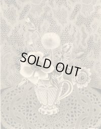 長谷川潔 版画（アクアタント）　「切子グラスに挿したアネモネと草花」　用紙i38×28　版画25×18cm